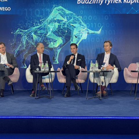 Debata podczas dwudziestej szóstej Konferencji Rynku Kapitałowego z udziałem Wiceprezesa PFR Mikołaja Raczyńskiego.